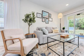King Bed & Patio, Minutes to the Beach